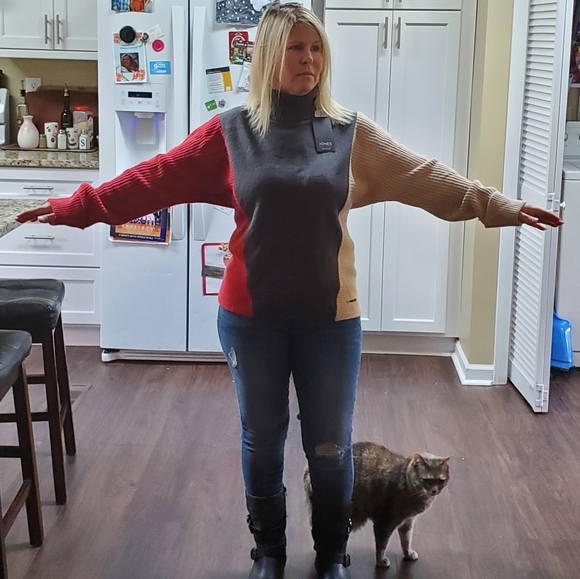 Tri colored turtle neck sweater NWT!! Size M - Picture 3 of 7